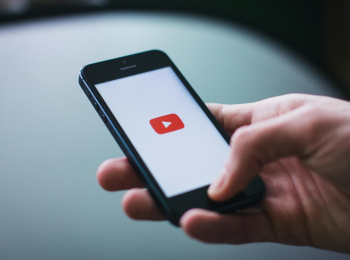 Mediascope: «ВКонтакте» опередила YouTube в России по охвату среди россиян