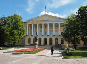 Более 9,7 млн рублей Комитет по печати Петербурга направит на гранты для СМИ