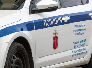 На корреспондента «Известий» напали торговцы «красивыми» госномерами