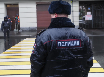 Журналистов канала RusNews задержали во время съемок пикета 