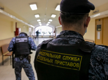 Бабушка бывшего главреда URA.RU Дениса Аллаярова&nbsp;&mdash; главная свидетельница по&nbsp;делу&nbsp;&mdash; заявила о&nbsp;поддельных подписях в&nbsp;протоколе
