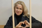 Сотрудник колонии утверждает, что пытался предотвратить суицид журналистки Марии Пономаренко. После инцидента против неё завели третье уголовное дело